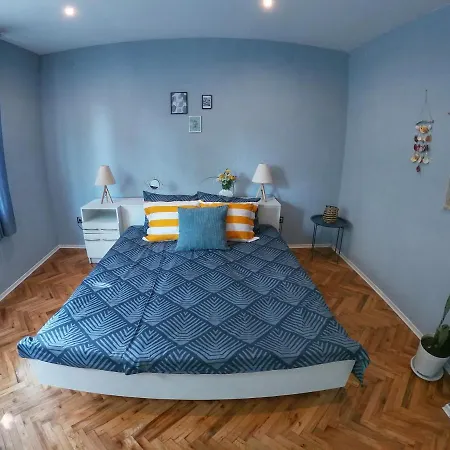 Into The Blue, 4 Guests, 5 Min Away From The Apartment *